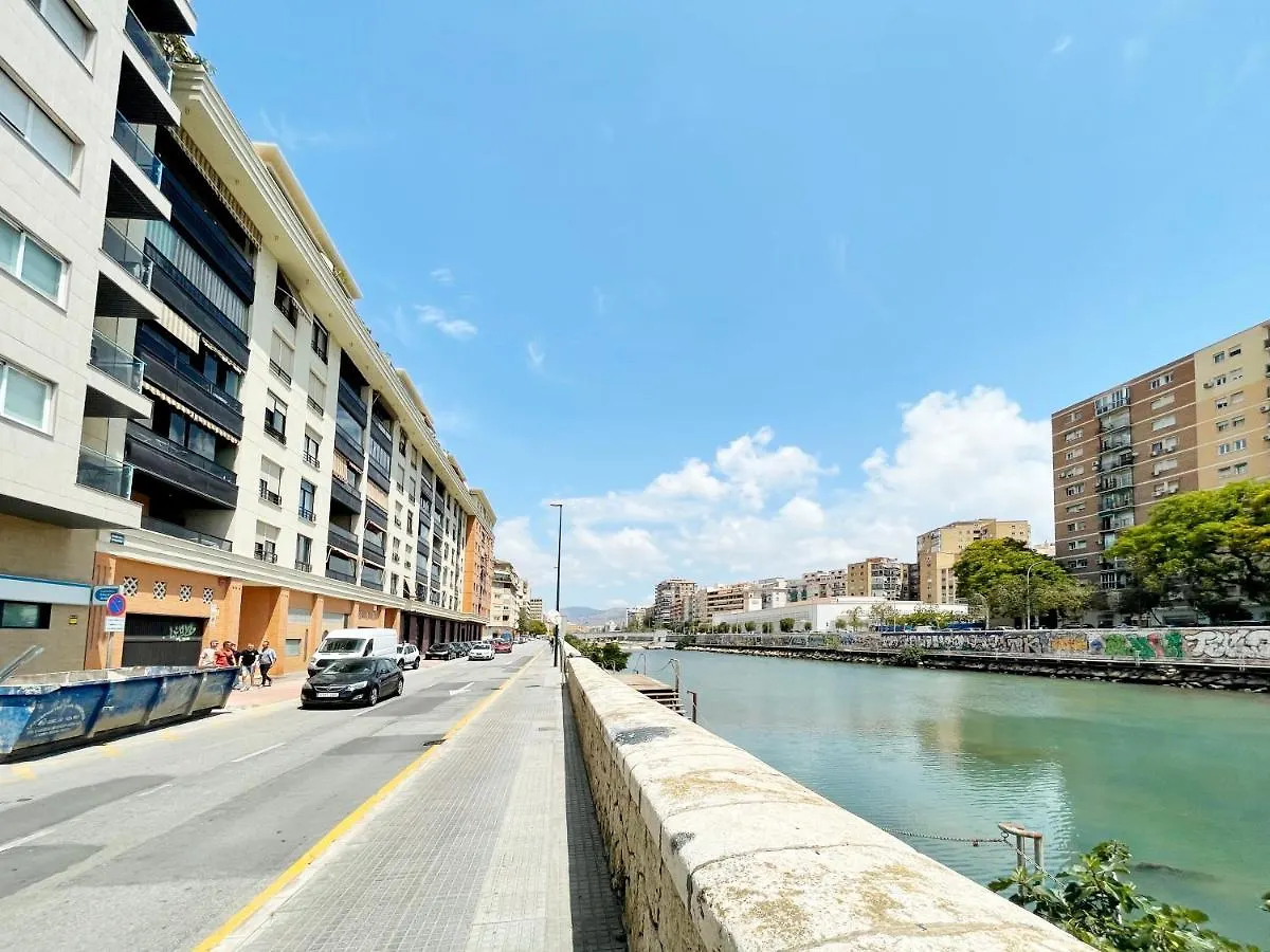 Malagadevacaciones - River 0*, Malaga